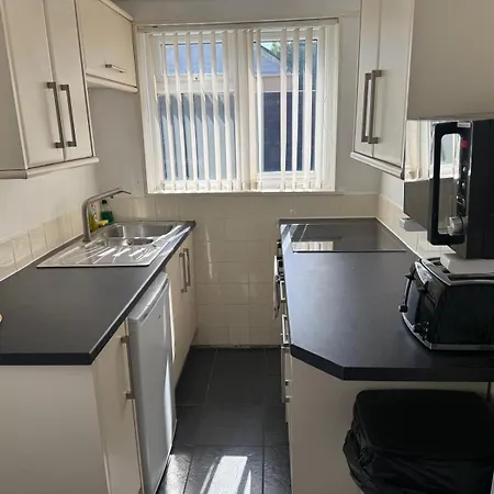 Modern Two Bedroom House Apartment Bristol