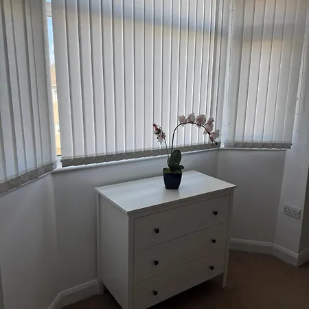 Modern Two Bedroom House Apartment Bristol