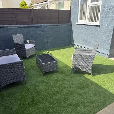 Modern Two Bedroom House Bristol